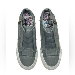 Blowfish Malibu Mamba Canvas Sneaker, gray and white, size 6